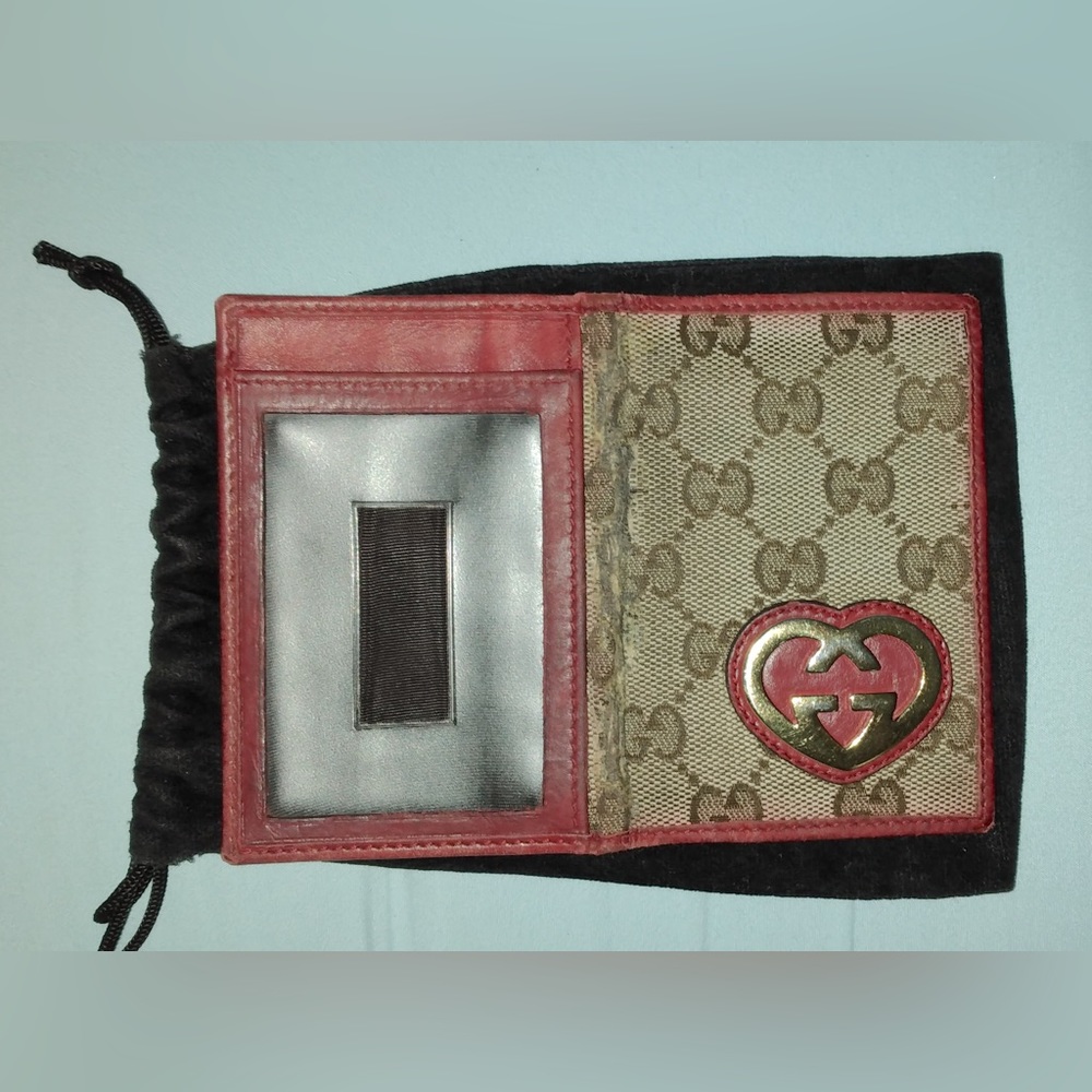GUCCI AUTHENTIC GG RED HEART CARD HOLDER WALLET PRE-LOVED RE-POSHED ITEM